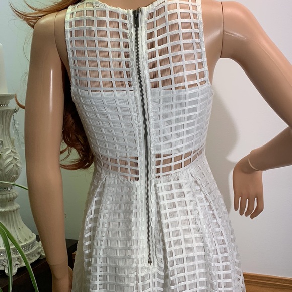 NOUGHTS & CROSSES gorgeous white dress - Picture 7 of 8